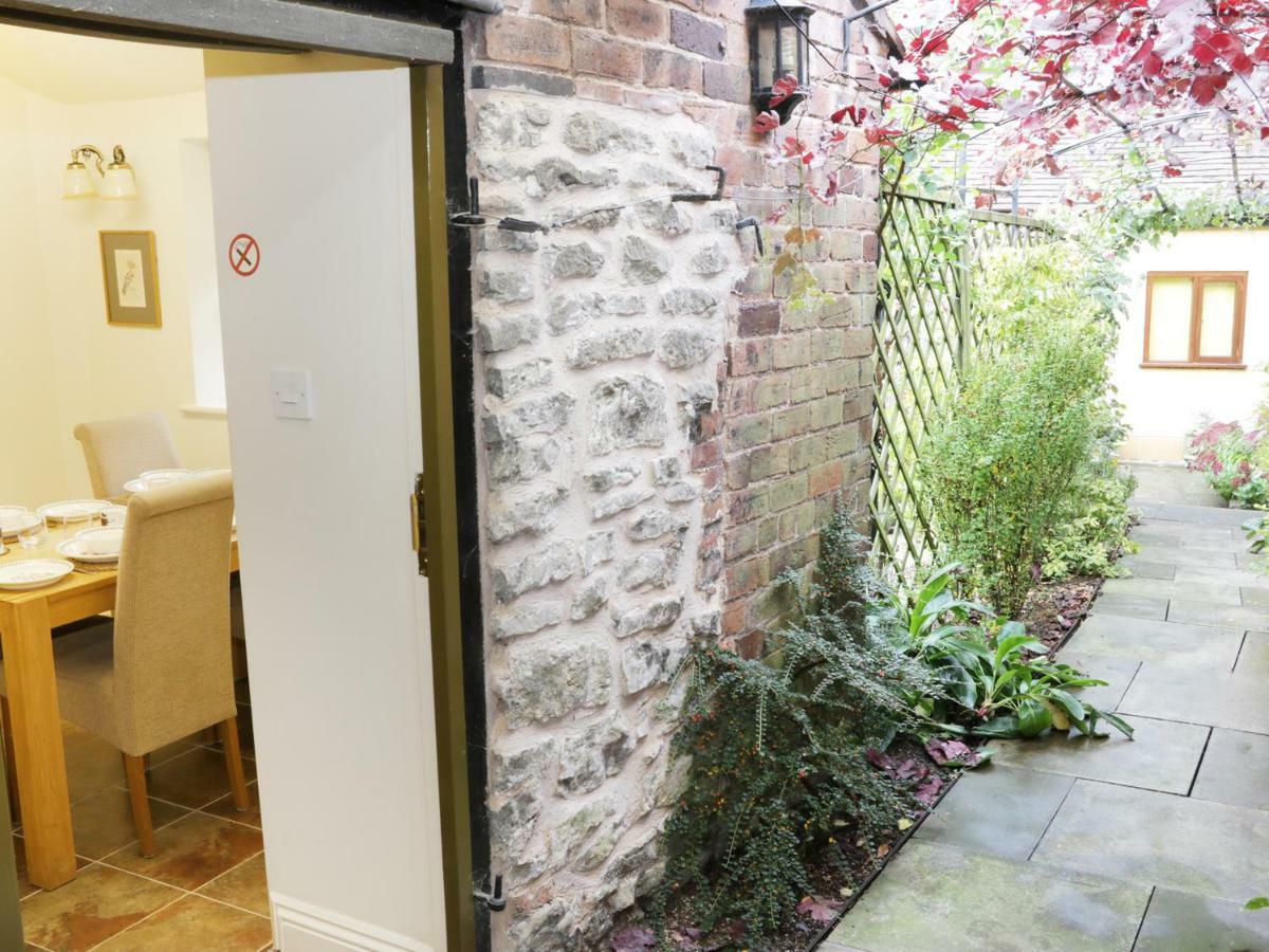 Wash House Cottage 머치웬록 외부 사진