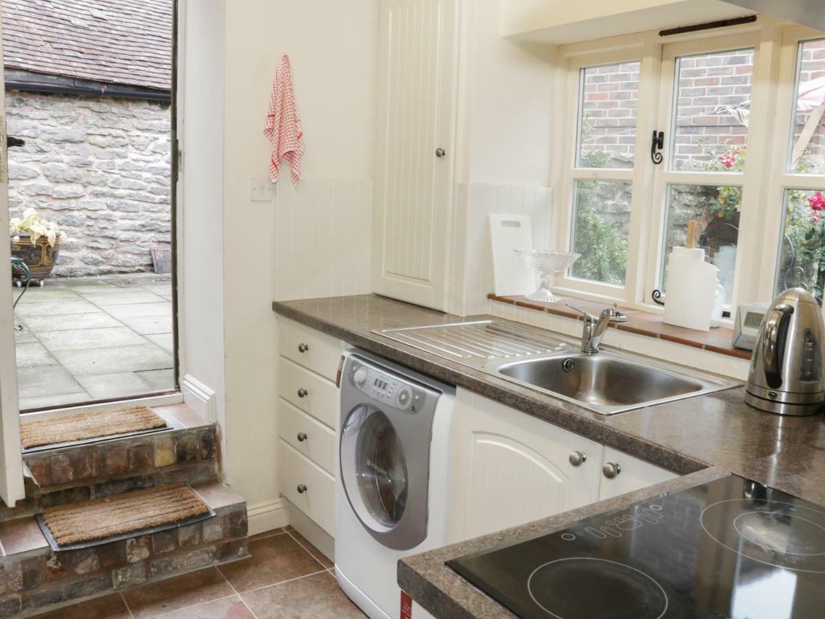 Wash House Cottage 머치웬록 외부 사진